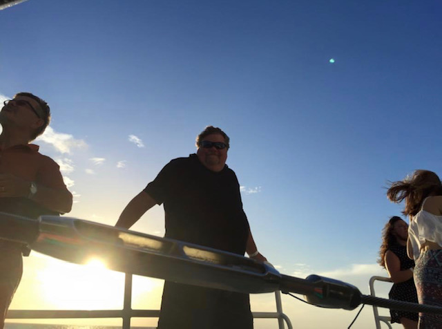 sunset tour boat<br />
